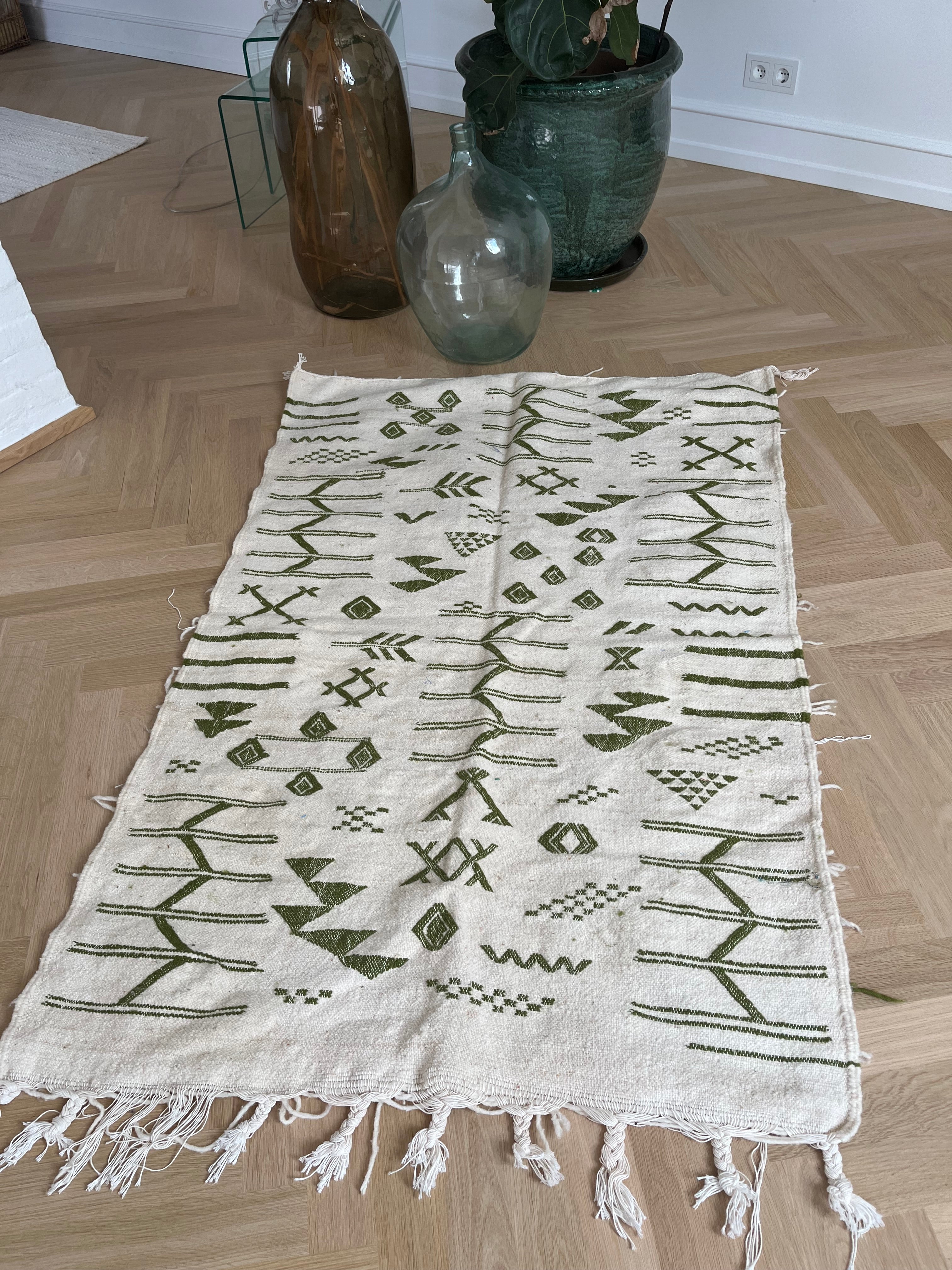 Etnisk kelimtæppe – beige/olivengrøn