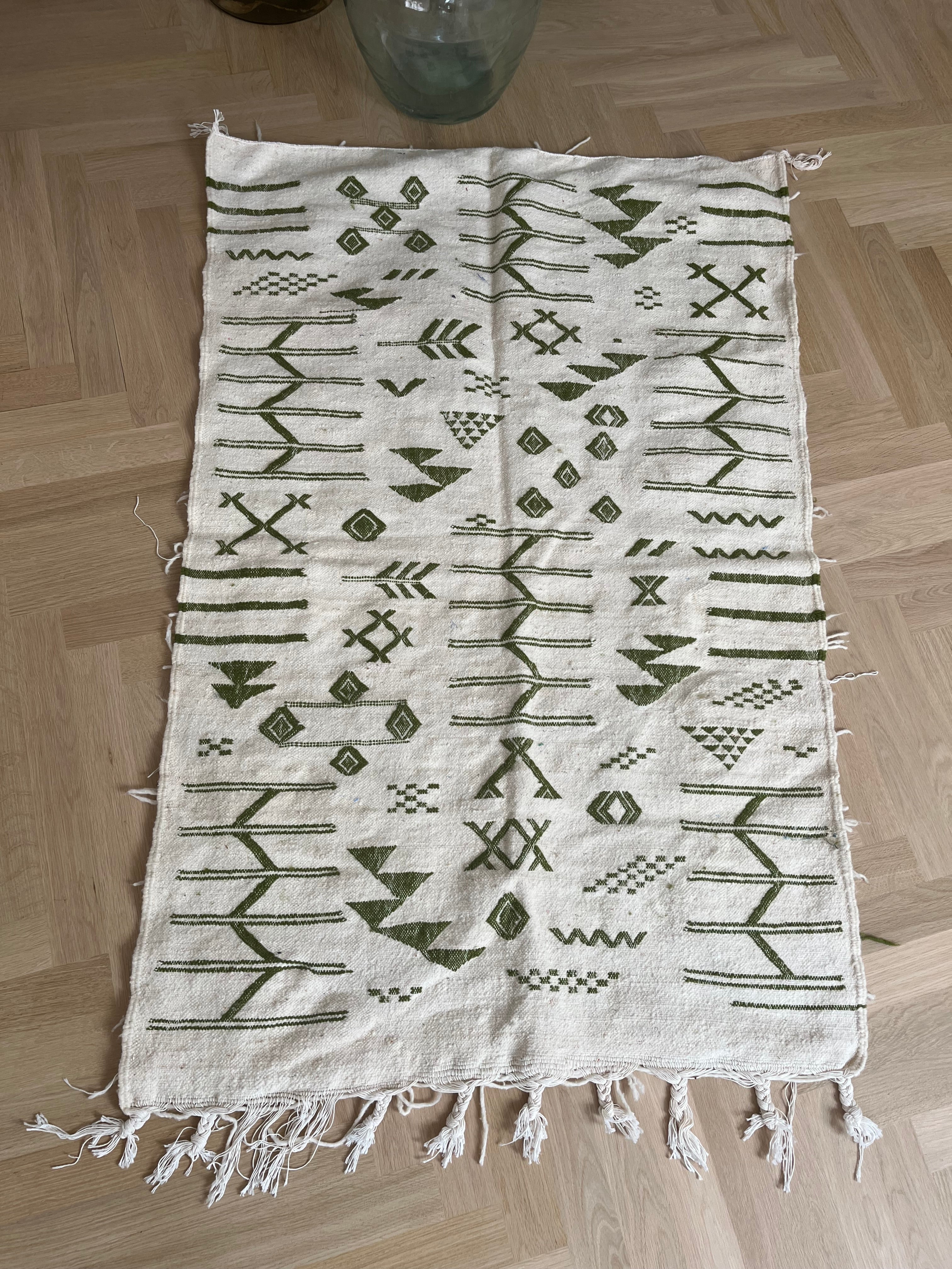 Etnisk kelimtæppe – beige/olivengrøn